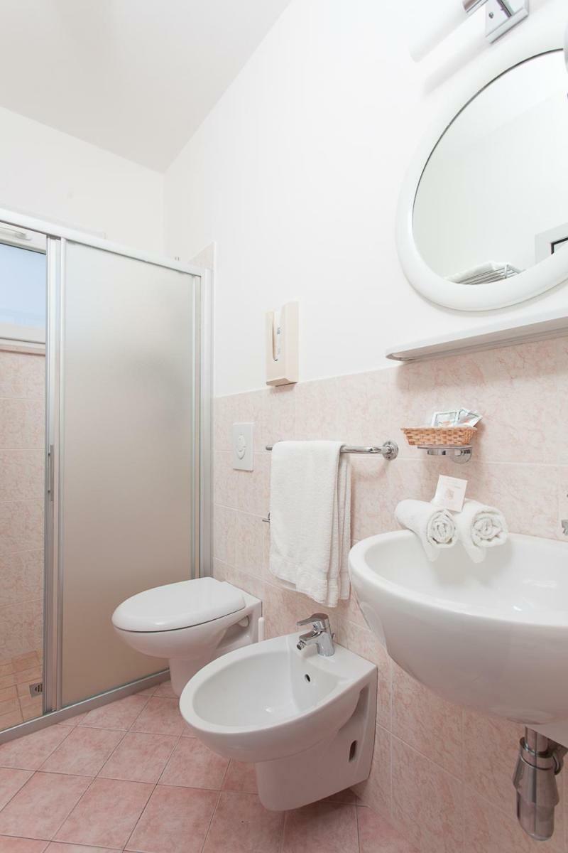Hotel Camay Cesenatico Esterno foto