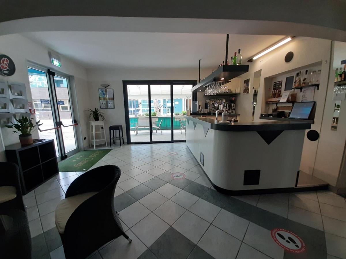 Hotel Camay Cesenatico Esterno foto
